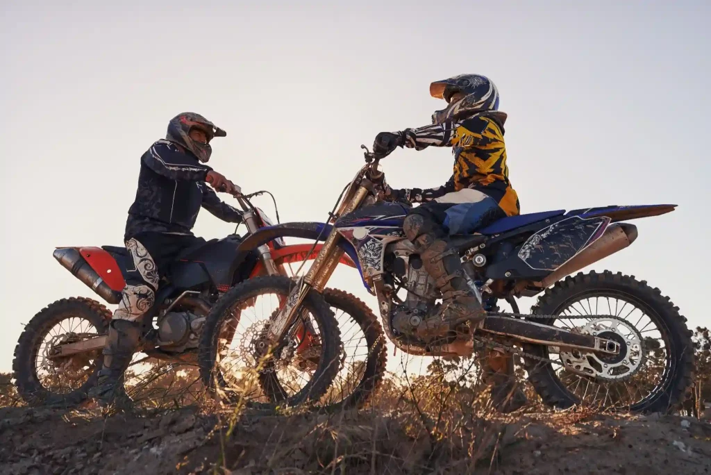 Can beginners safely watch or participate in motorcycles races?